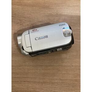 For parts/repair Canon FS300 vintage camcorder